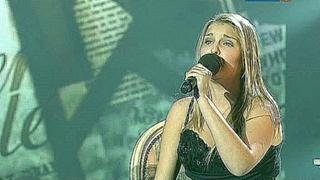 Катя Лещёва поёт песню Рианны