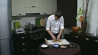 Как приготовить булочки с изюмом и грецким орехом