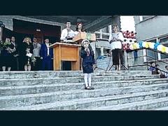 Полiна Близнюк 1 вересня школа №5  пісня "Здравствуй школа"